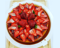 Large Niaddi Flan Topped With Strawberries Portfolio